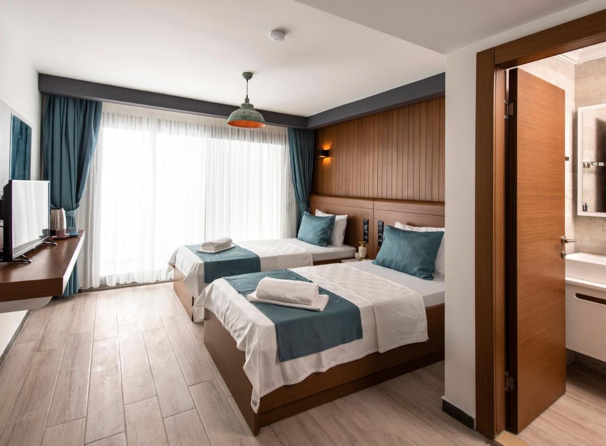 Serenity çeşme Otel *